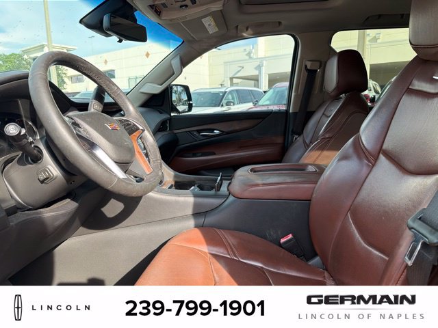 Used 2019 Cadillac Escalade Luxury RWD image 12