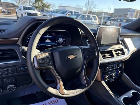 Used 2024 Chevrolet Suburban High Country image 15