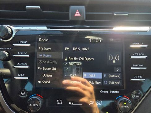 Used 2019 Toyota Camry XSE image 18