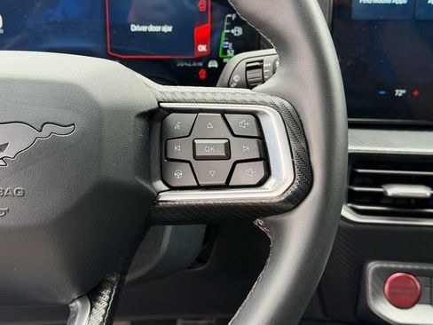 Used 2025 Ford Mustang Coupe image 11