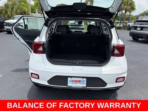 Used 2025 Hyundai Venue Limited FWD image 16