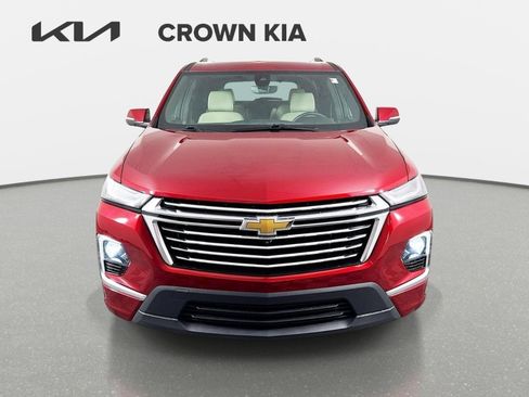 Used 2023 Chevrolet Traverse Premier FWD image 2