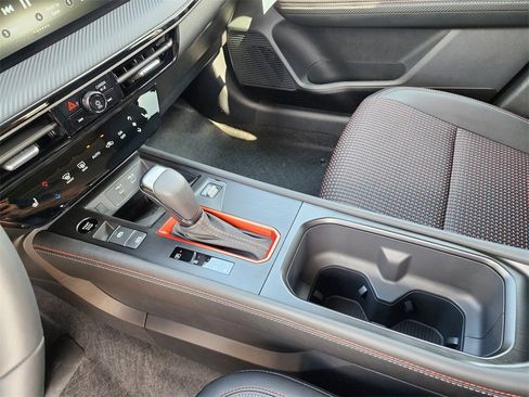 New 2025 Nissan Kicks SR w/ SR Premium Package image 12