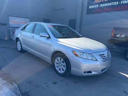 Used 2007 Toyota Camry XLE image 1