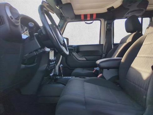 Used 2012 Jeep Wrangler Unlimited Sport image 15