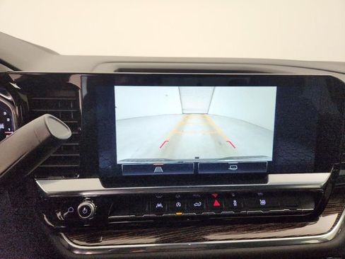 Used 2020 GMC Sierra 1500 Elevation w/ Elevation Value Package image 4