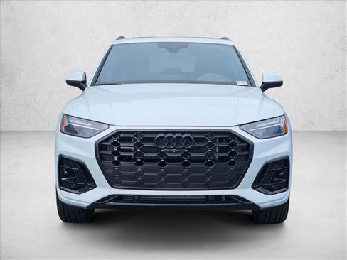 Certified 2025 Audi Q5 e Premium Plus AWD/4WD image 2