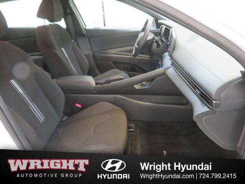 Certified 2025 Hyundai Elantra Sport image 18
