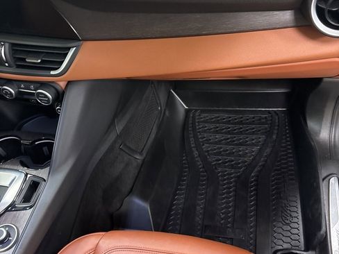 Used 2020 Alfa Romeo Giulia Ti w/ Active Blind Spot Package image 31