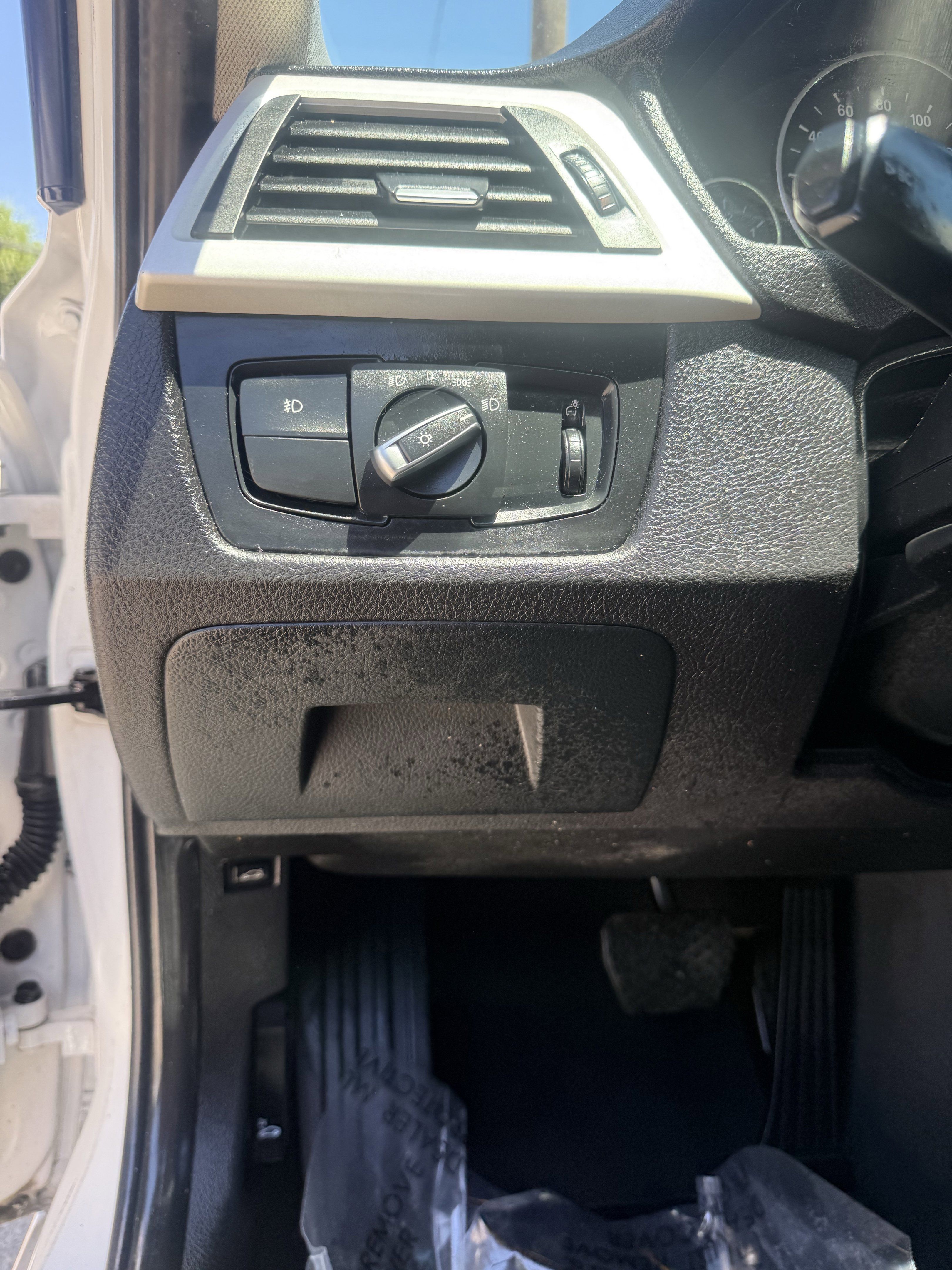 Used 2018 BMW 320i Sedan RWD image 14