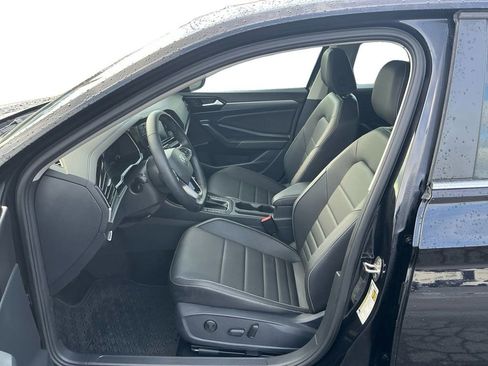 Used 2024 Volkswagen Jetta SE w/ Panoramic Sunroof Package image 14