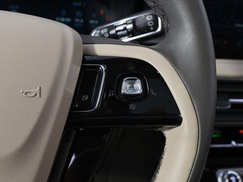 Used 2023 Lincoln Corsair AWD w/ Equipment Group 101A image 35