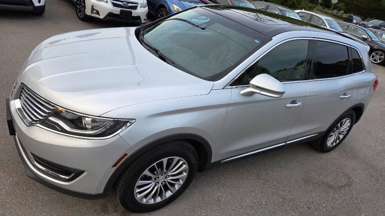 Used 2016 Lincoln MKX Select w/ Select Plus Package AWD/4WD image 4