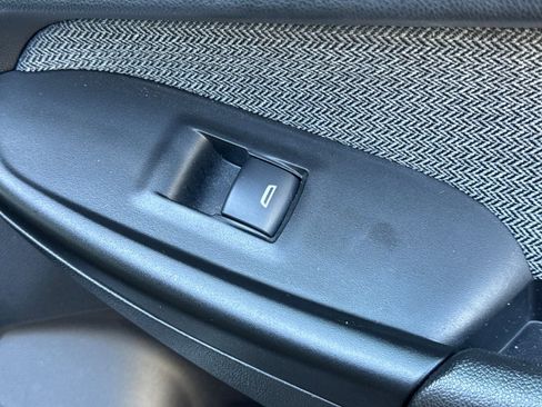 Used 2023 Chevrolet TrailBlazer LT FWD image 23