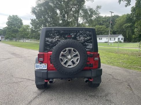 Used 2016 Jeep Wrangler Unlimited Rubicon AWD/4WD image 7