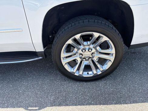 Used 2019 GMC Yukon XL SLT w/ Premium Edition RWD image 8