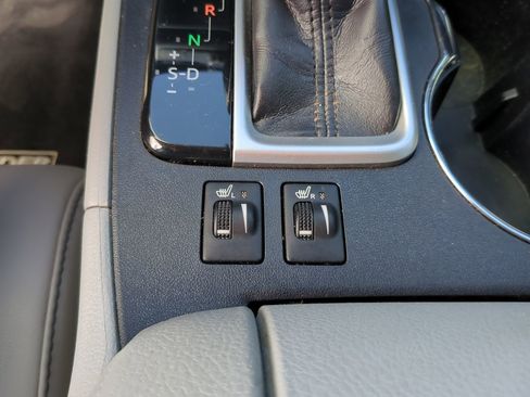 Used 2019 Toyota Highlander XLE FWD image 26