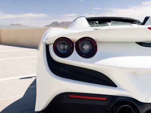 Used 2023 Ferrari F8 Tributo RWD image 34