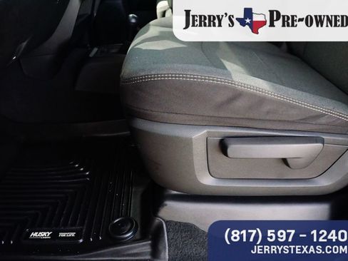 Used 2024 RAM 2500 Tradesman w/ Chrome Appearance Group AWD/4WD image 17