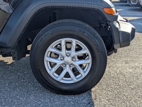 Used 2023 Jeep Wrangler Sport S image 11