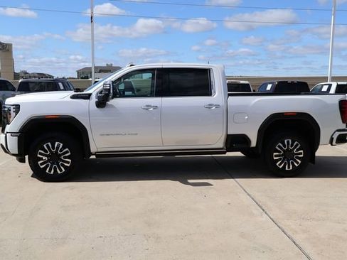 Used 2024 GMC Sierra 2500 Denali Ultimate image 4