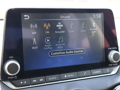 Used 2024 Nissan Sentra SV FWD image 8