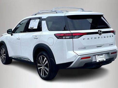 Certified 2025 Nissan Pathfinder Platinum w/ Cargo Package FWD image 4