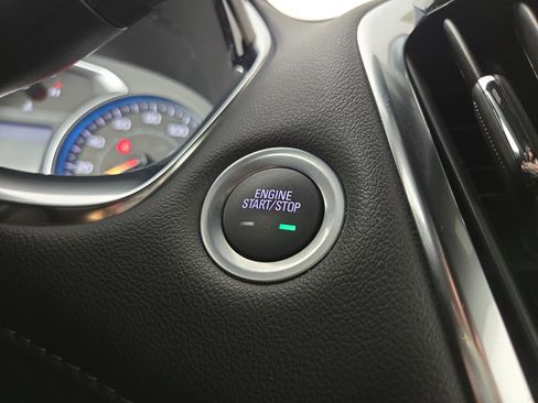 Certified 2023 Chevrolet Traverse LT FWD image 25