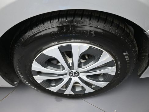 Certified 2020 Toyota Prius Prime Limited FWD image 15