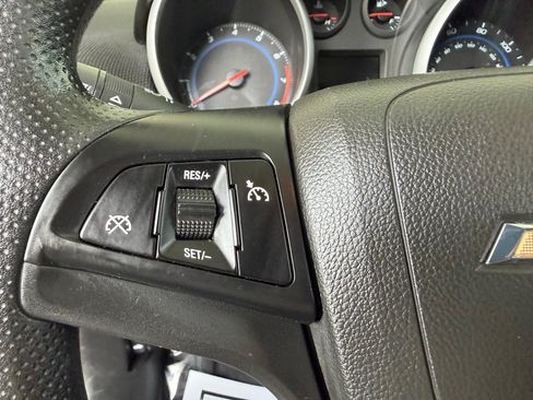 Used 2014 Chevrolet Cruze LT FWD image 9