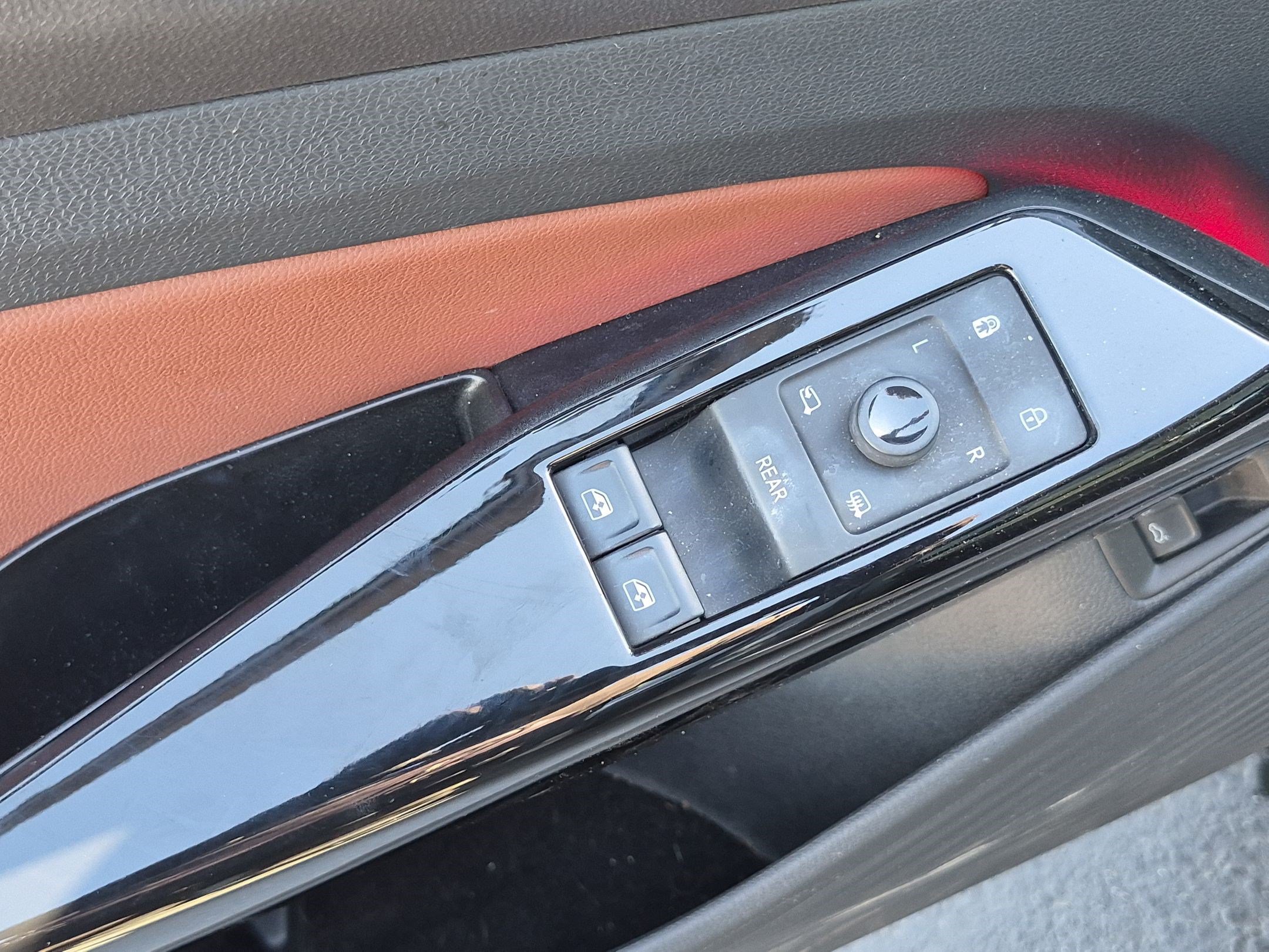 Used 2021 Volkswagen ID.4 Pro S RWD image 15