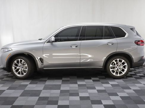 Certified 2024 BMW X5 xDrive40i w/ Premium Package AWD/4WD image 4