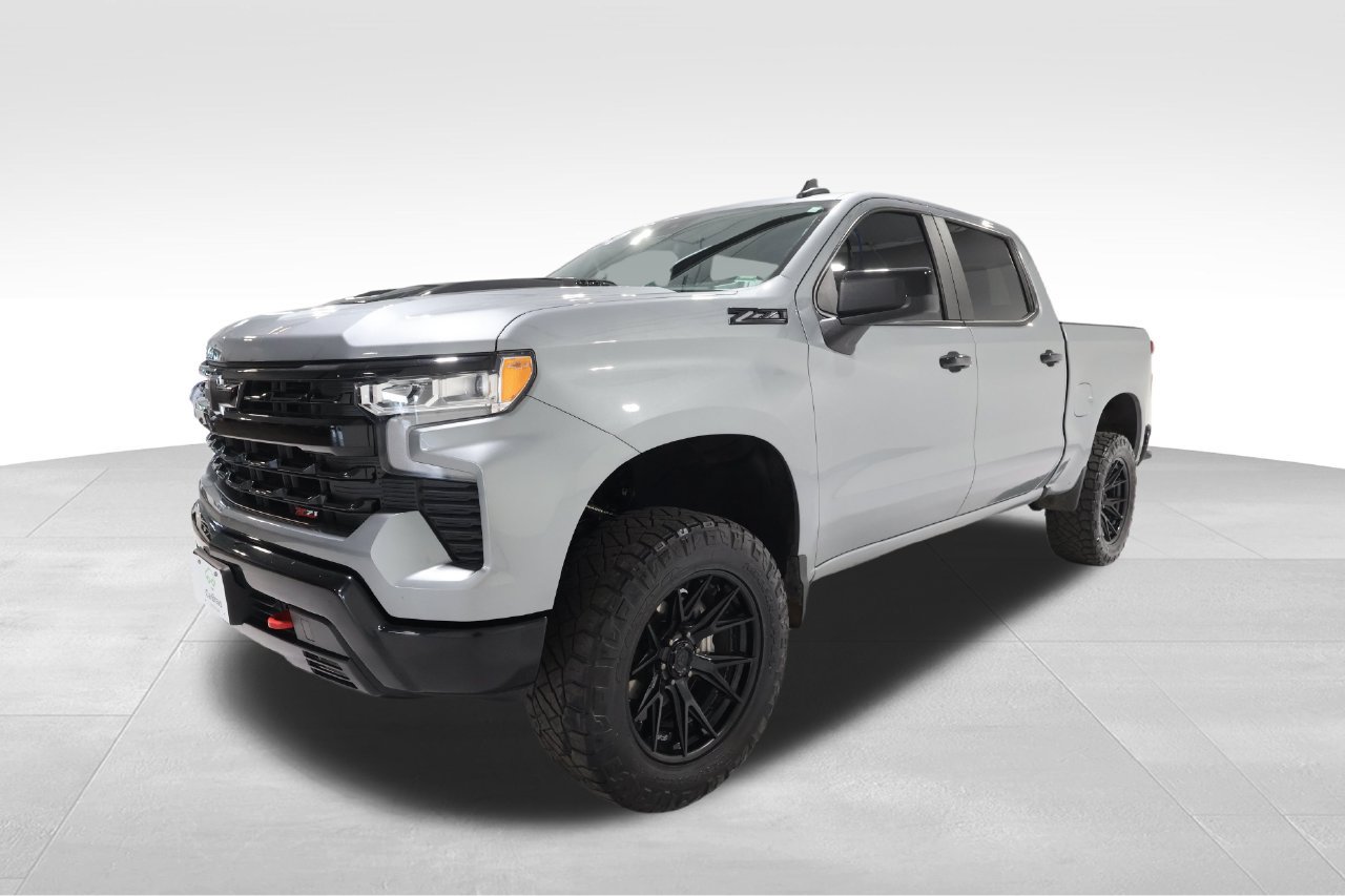 Used 2025 Chevrolet Silverado 1500 LT Trail Boss w/ Convenience Package II AWD/4WD image 8