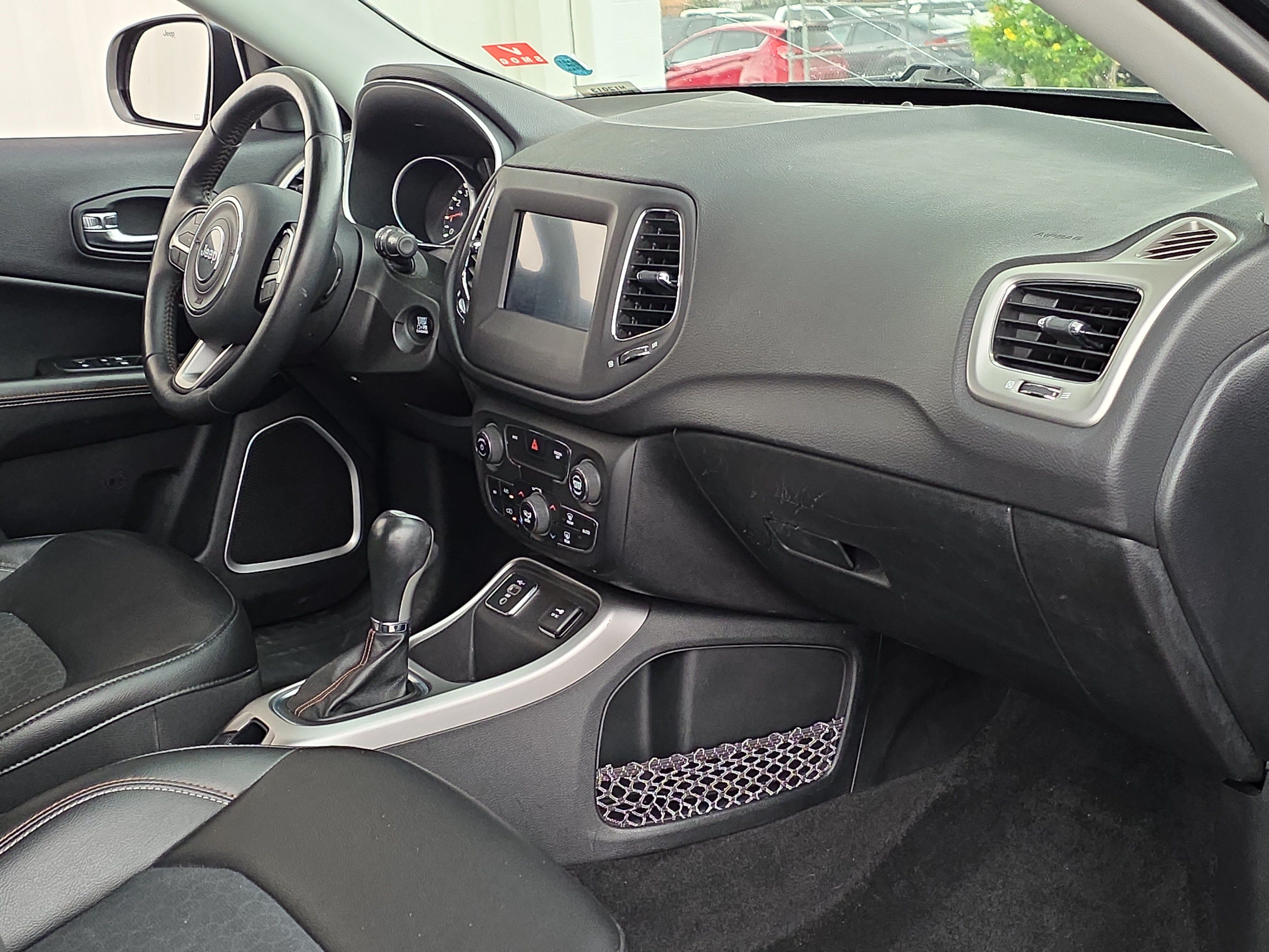 Used 2019 Jeep Compass Latitude w/ Popular Equipment Group FWD image 26