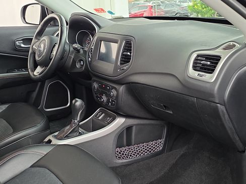 Used 2019 Jeep Compass Latitude w/ Popular Equipment Group FWD image 26