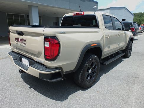 Used 2024 GMC Canyon Elevation w/ Elevation Premium Package AWD/4WD image 3