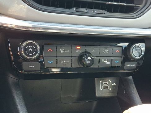 Used 2022 Jeep Compass Limited AWD/4WD image 17