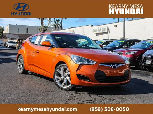 Used 2016 Hyundai Veloster image 1