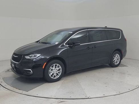 New 2026 Chrysler Pacifica Select image 7