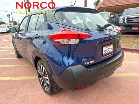 Used 2019 Nissan Kicks SV image 7