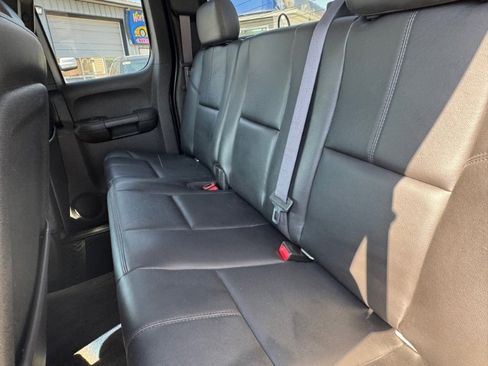 Used 2011 GMC Sierra 2500 SLT w/ SLT Convenience Package image 17