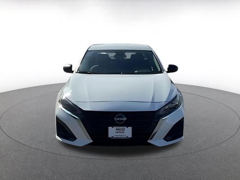 Used 2025 Nissan Altima 2.5 SV image 2