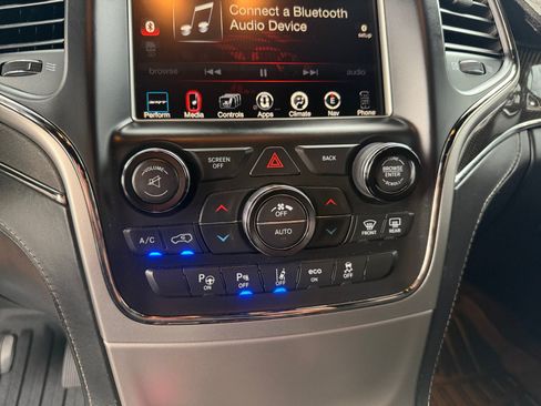 Used 2017 Jeep Grand Cherokee SRT AWD/4WD image 12