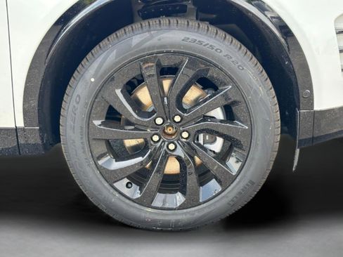 Used 2025 Land Rover Discovery Sport Dynamic SE image 42