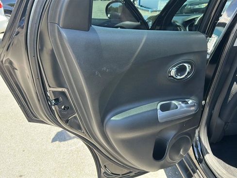Used 2014 Nissan Juke S FWD image 38