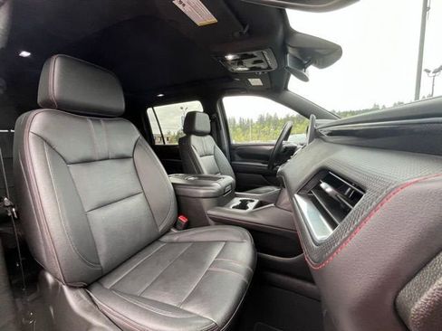 Used 2024 Chevrolet Suburban RST w/ Luxury Package AWD/4WD image 8
