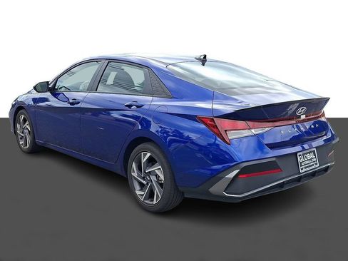 Used 2025 Hyundai Elantra Sport FWD image 5