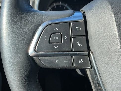 Used 2021 Toyota Highlander Limited image 13