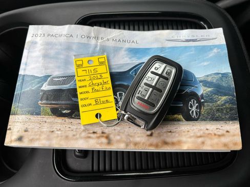 Used 2023 Chrysler Pacifica Touring-L w/ S Appearance Package FWD image 32
