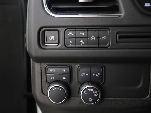 Used 2021 Chevrolet Tahoe Premier image 31